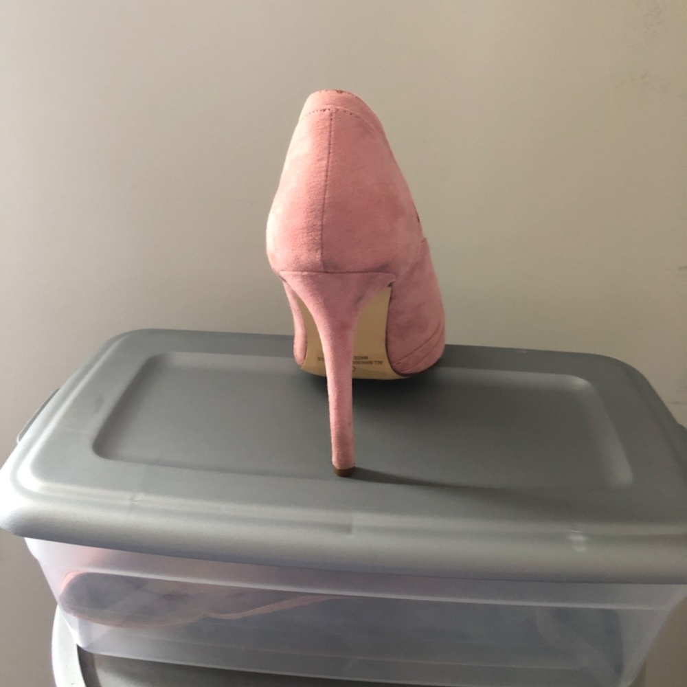 Heels - Picture 3 of 3